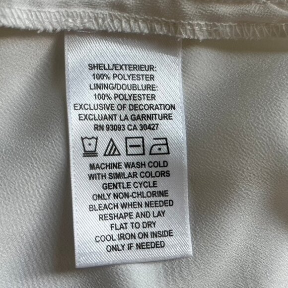 Nic + Zoe Sleeveless V Neck Summer Top - Picture 6 of 6